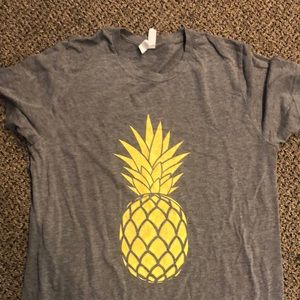 Pineapple t shirt size med